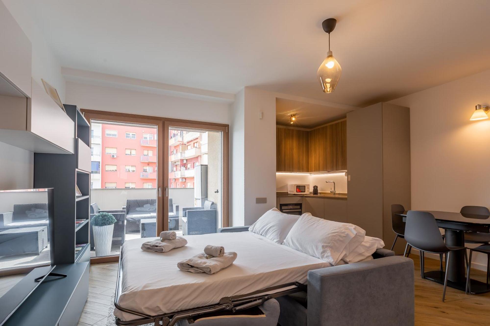 Aurealiving - Trastevere With Rooftop & Gym, Your Place In Apartment